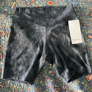 NWT Lululemon Align shorts!!!!